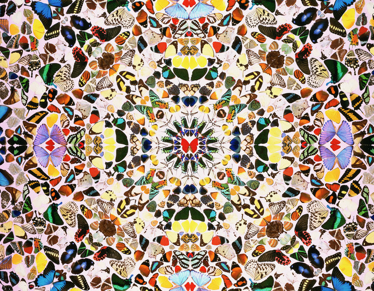 16 ma sempre con una chiara prospettiva sull_esistenza, come un mandala che collega tutto, che elogia il credo e la fede come parti fondamentali della vita.